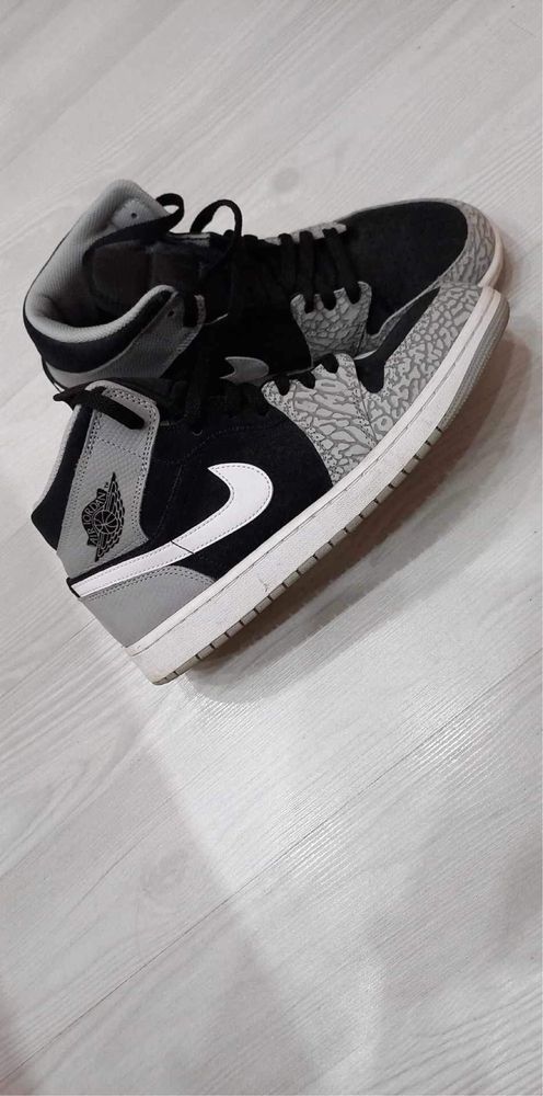 Nike Air Jordan 1 Mid Elephant Toe