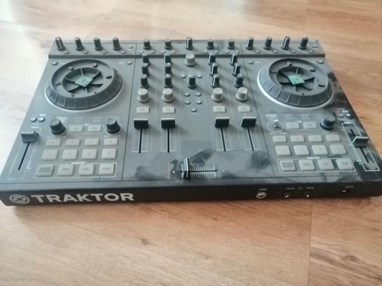 Traktor Kontrol S4 mk1