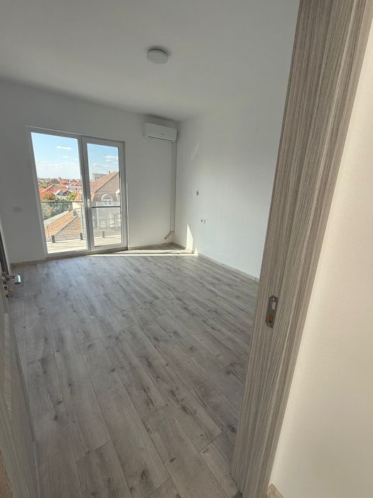 Spațiu comercial premium 122 mp2 cu terasă mare