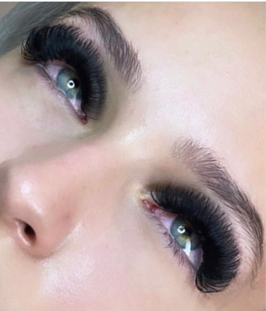 Extensii de gene soft volume , russian volume si mega volume