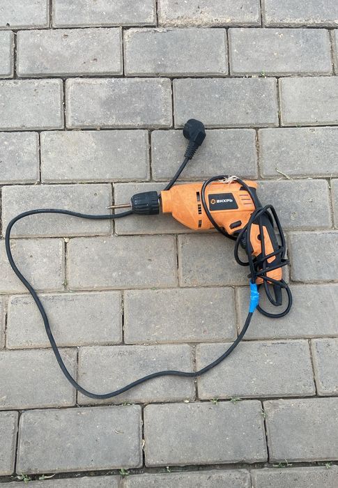 Продам дрель новая