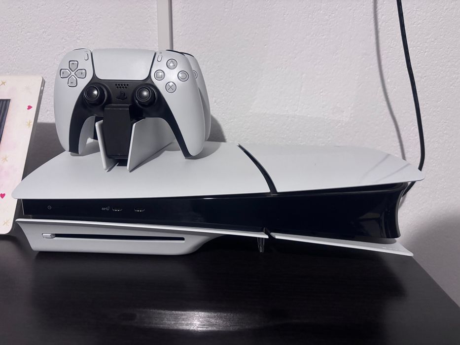 Ps5 slim disk edition 1TB + 2 controllere + stație încărcare Sony