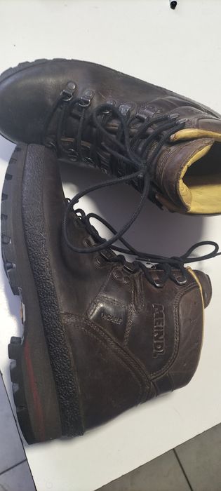 Bocanci Meindl , Lowa