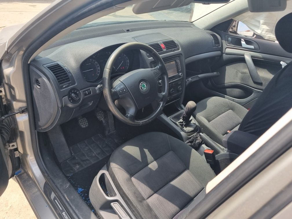 Dezmembrez dezmembrari skoda octavia 2 1.6 fsi blf xenon