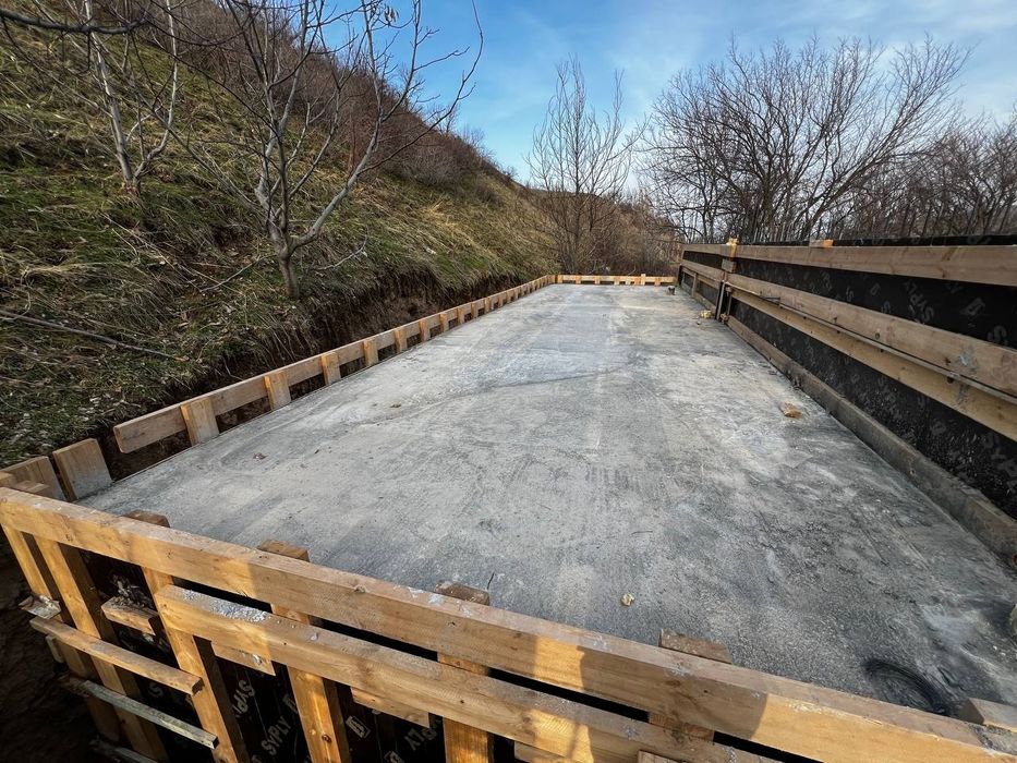 Бетон Монолит қуямиз.