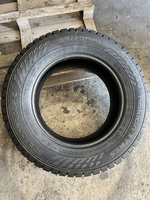 1 anvelopa m+s noua 195/70/15C Nokian!