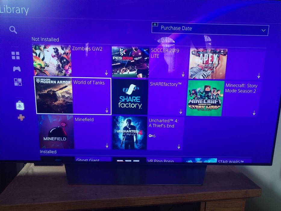 PS4 pro 1 Tb plus casca VR și 2 manete move