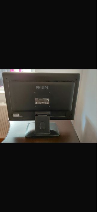 Vand pachet: minitor Philips, sistem audio si camera web