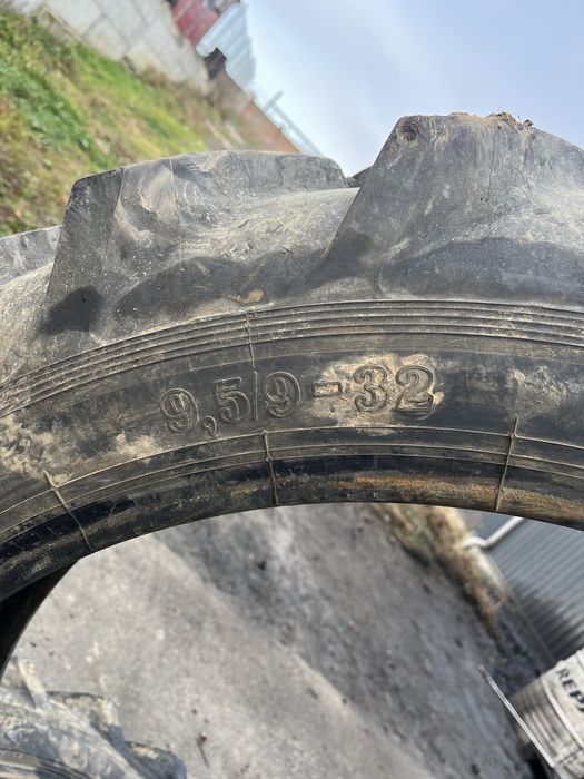 Cauciuc 9,5 R32 Barum