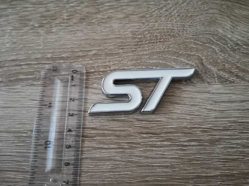 бяла емблема Ford ST