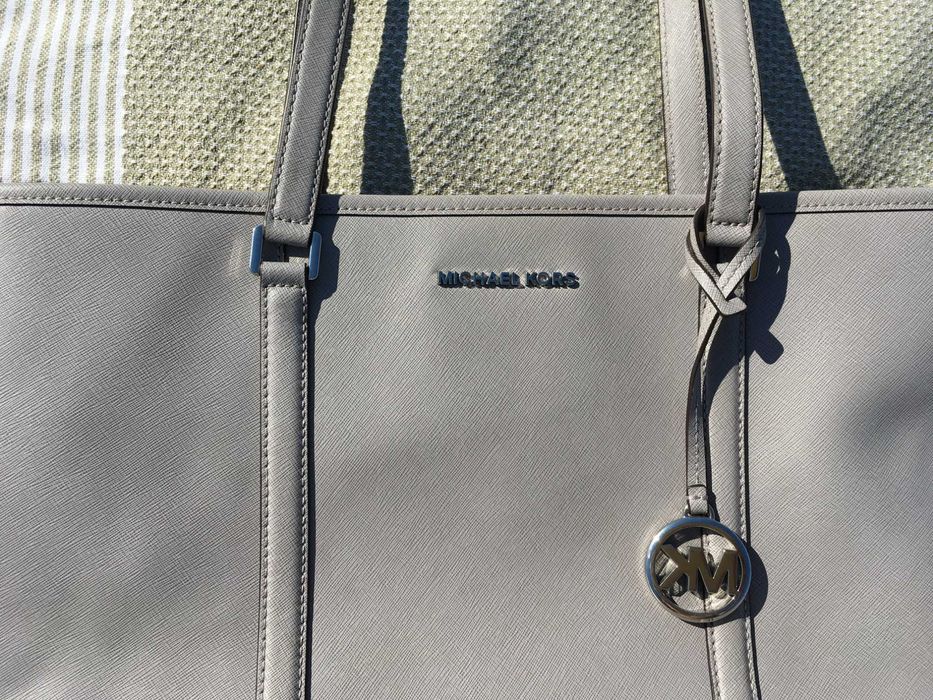 Michael Kors Jet Set кожена чанта