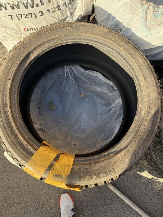 235 45 R18 nexen зимние шипы