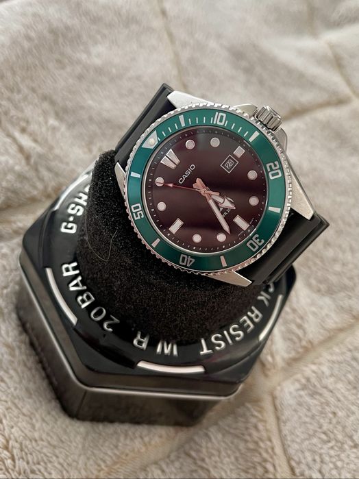 Продам новые Мужские часы Casio
