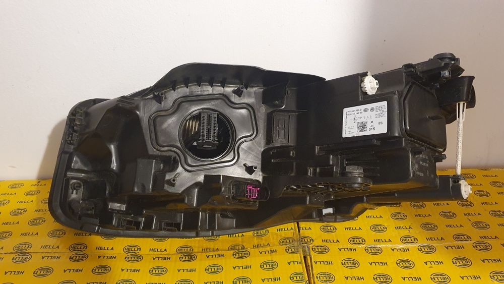 Far dreapta full led adaptiv VW Touareg 3