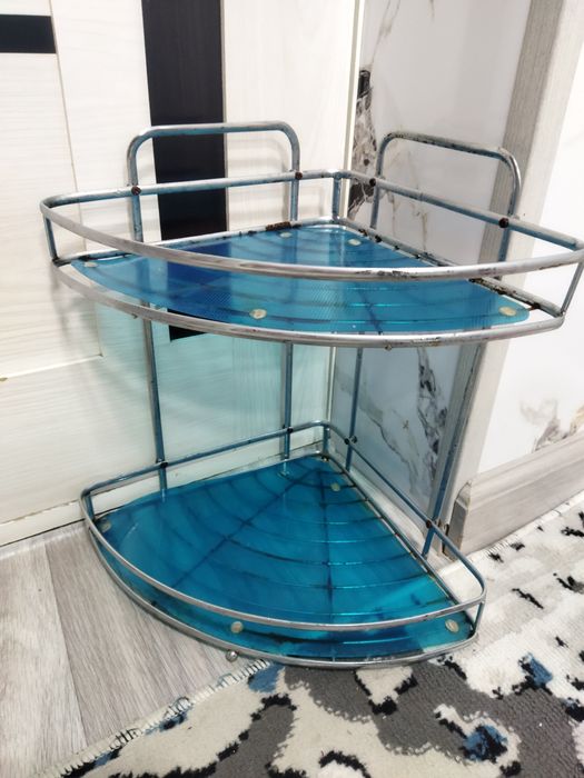 Угловая настенная полка для ванной