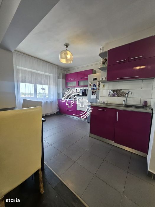 Apartament 3 camere - Strada Avram Iancu - Semidecomandat