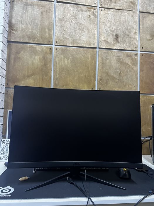 Игровой монитор MSI G27C4 E3 — 27”, 180 Гц, Full HD, изогнутый экран!