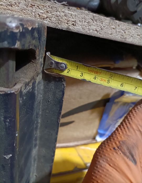 Stâlp pentru benă cu obloane pe mijloc centru, accept schimb