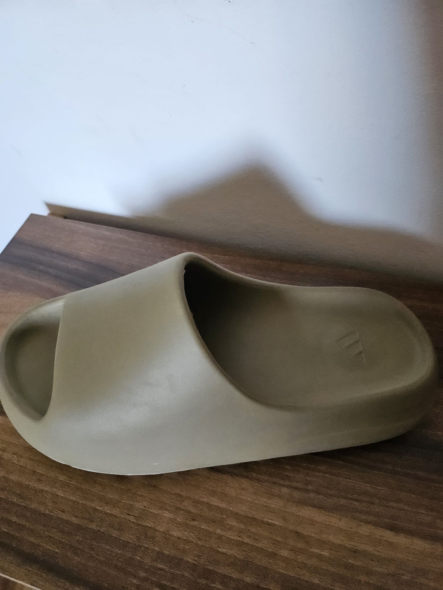 Papuci adidas Yeezy Slide Earth