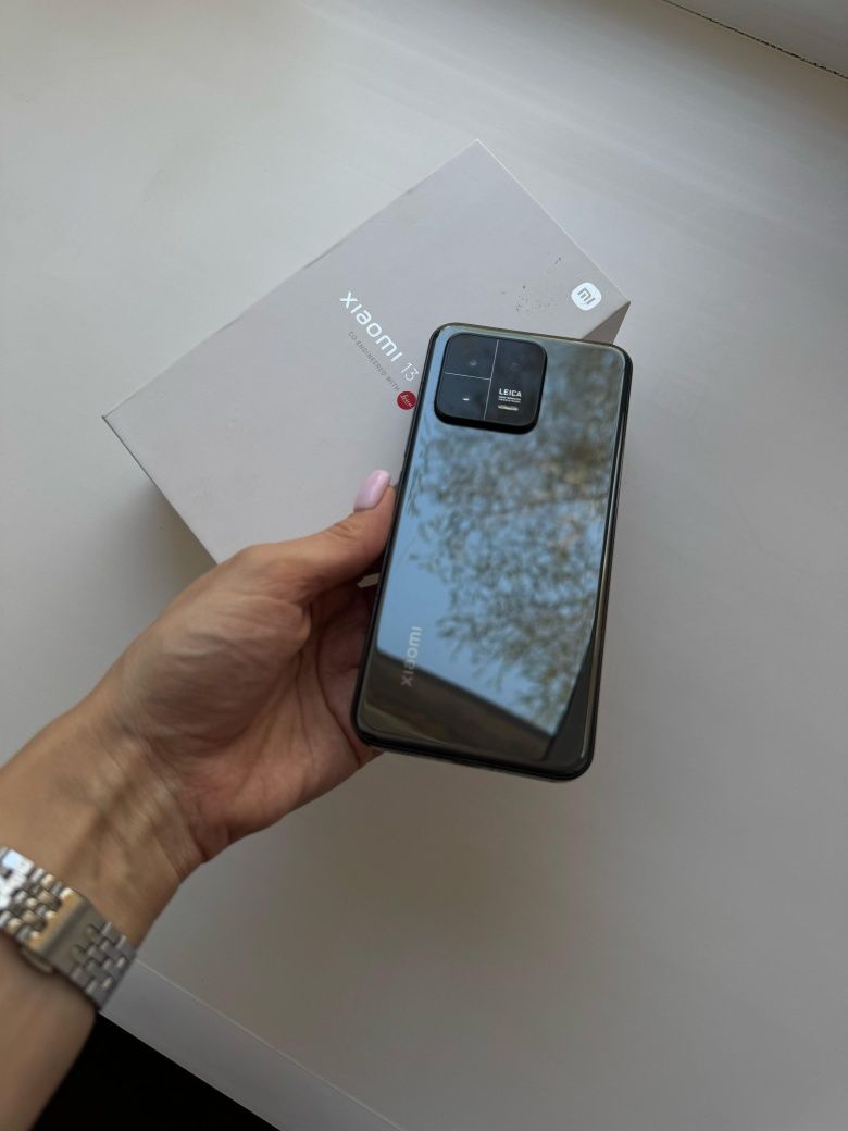 Xiaomi Mi 13 флагман 512 гигабайт 12 оперативной