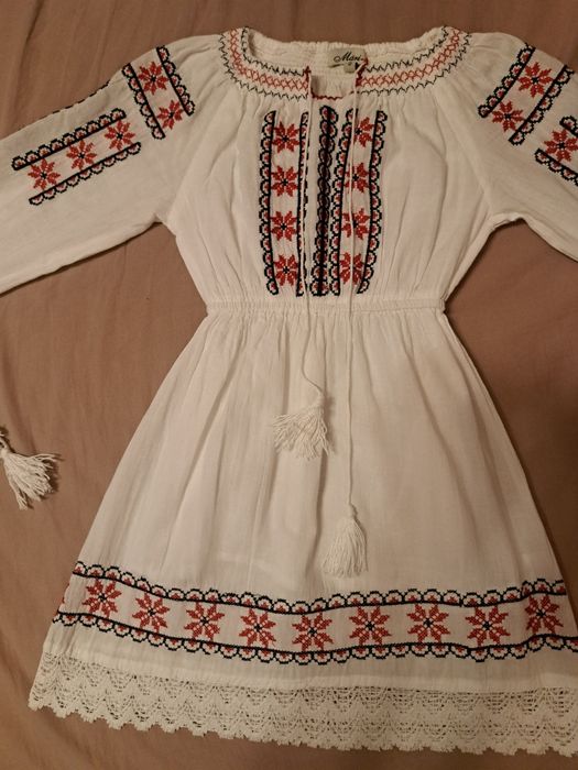 Rochie traditionala tip ie,mar.6 ani