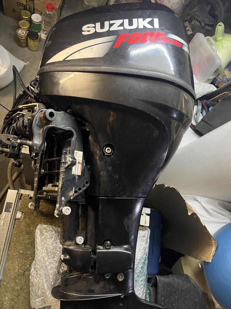 Извънбордови двигател Suzuki DF25