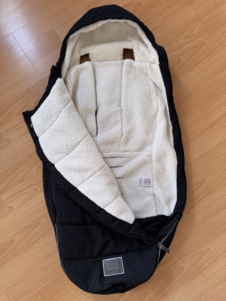Количка Cybex e-Priam + зимно чувалче