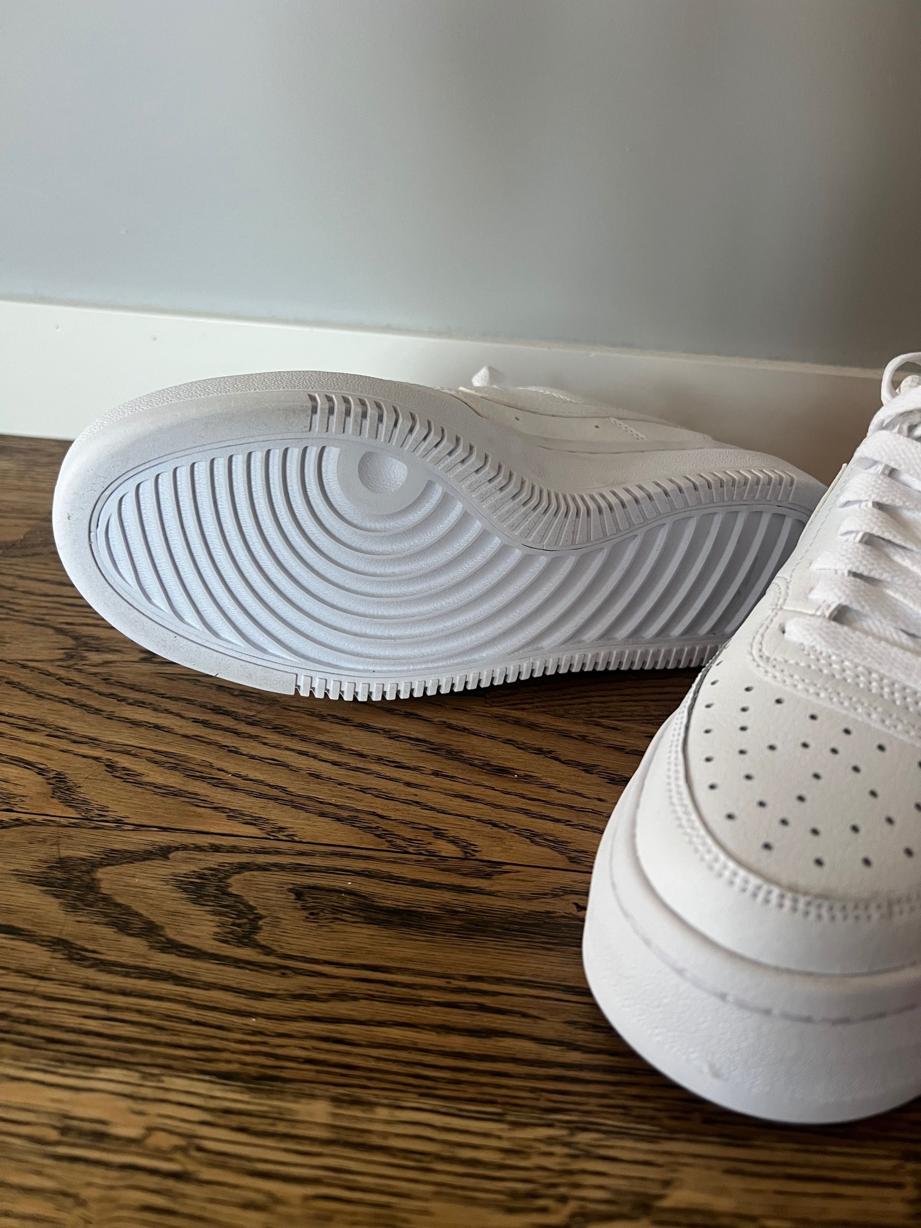 Чисто нови маратонки Nike