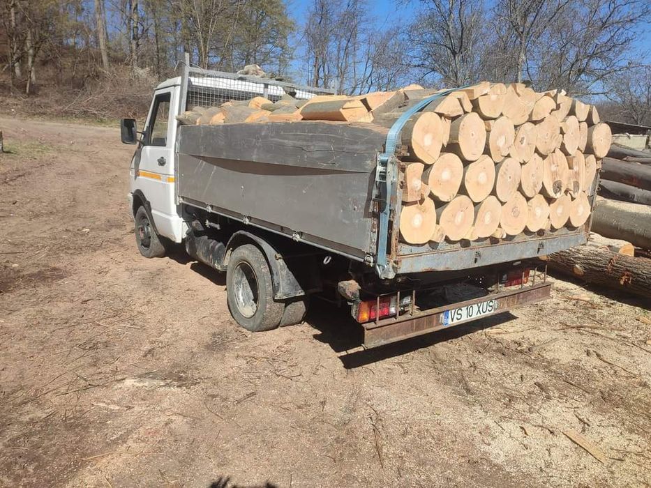 Transport lemne pentru foc