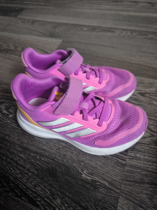 Маратонки за момиче