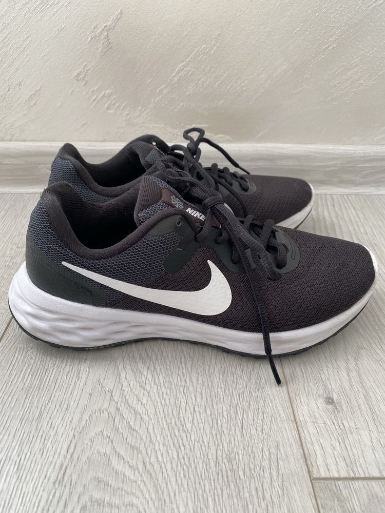 Дамски маратонки Nike