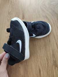 Pantofi sport nike 22