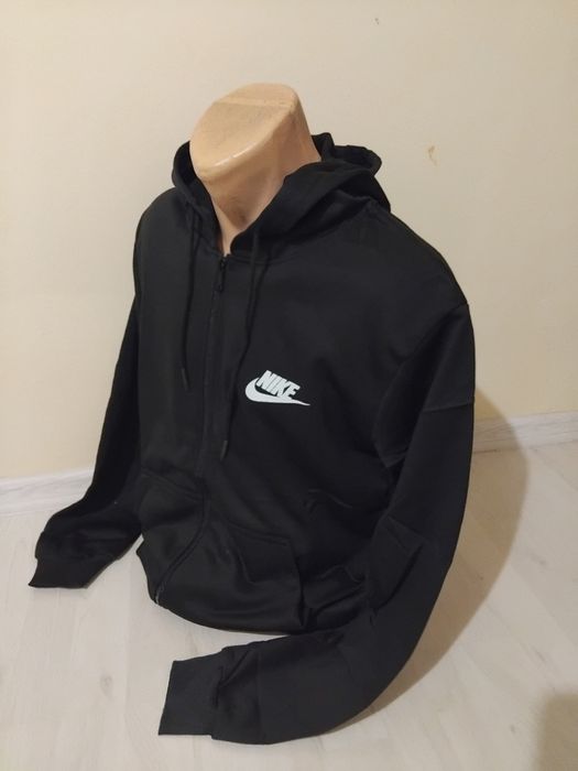 Bluza barbati Nike.