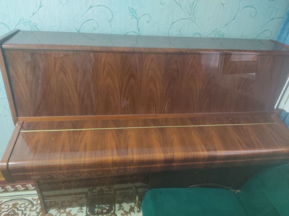 Pianino.  Rolser
