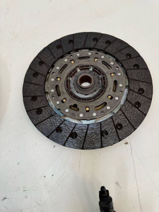 Kit volanta ambreiaj 2.0 BMP BMM BKP BKD Passat B6 Golf 5 Touran A3