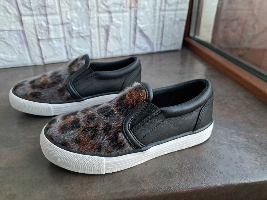 детски маратонки за момиче кецове,спортни обувки Clarks,кларк,ном27,5