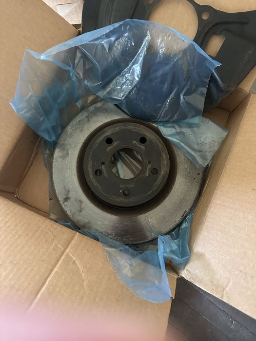 Toyota Camry 2021 година Дискове наклади Амортисьори