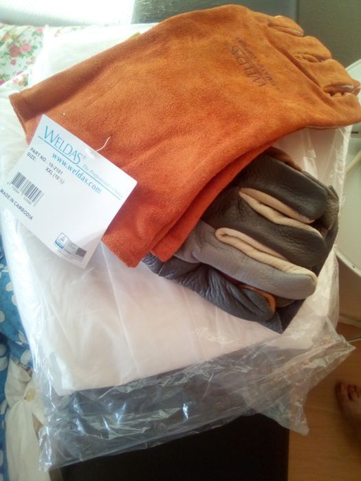 Salopete bărbați vătuite noi mărimea 56 și 44 Si manusi lacatus