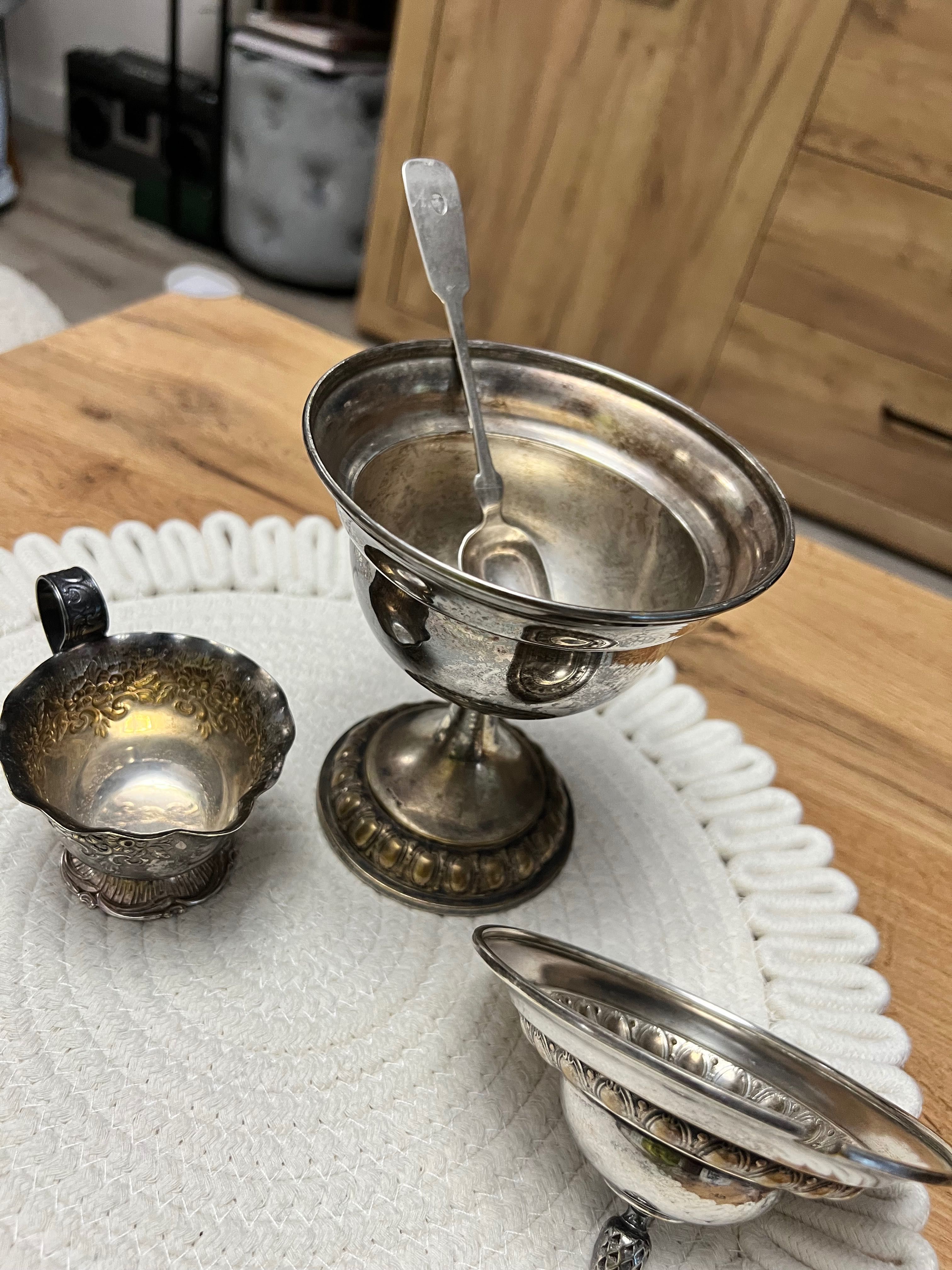 Уникални викторианска захарница и каничка за мляко