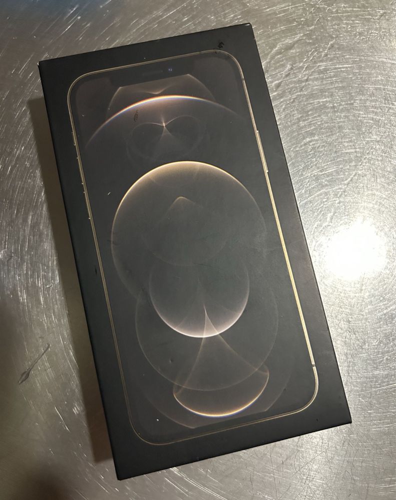 Коробка от iphone12 pro