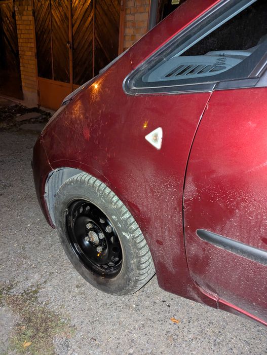 Преден ляв калник Mitsubishi COLT