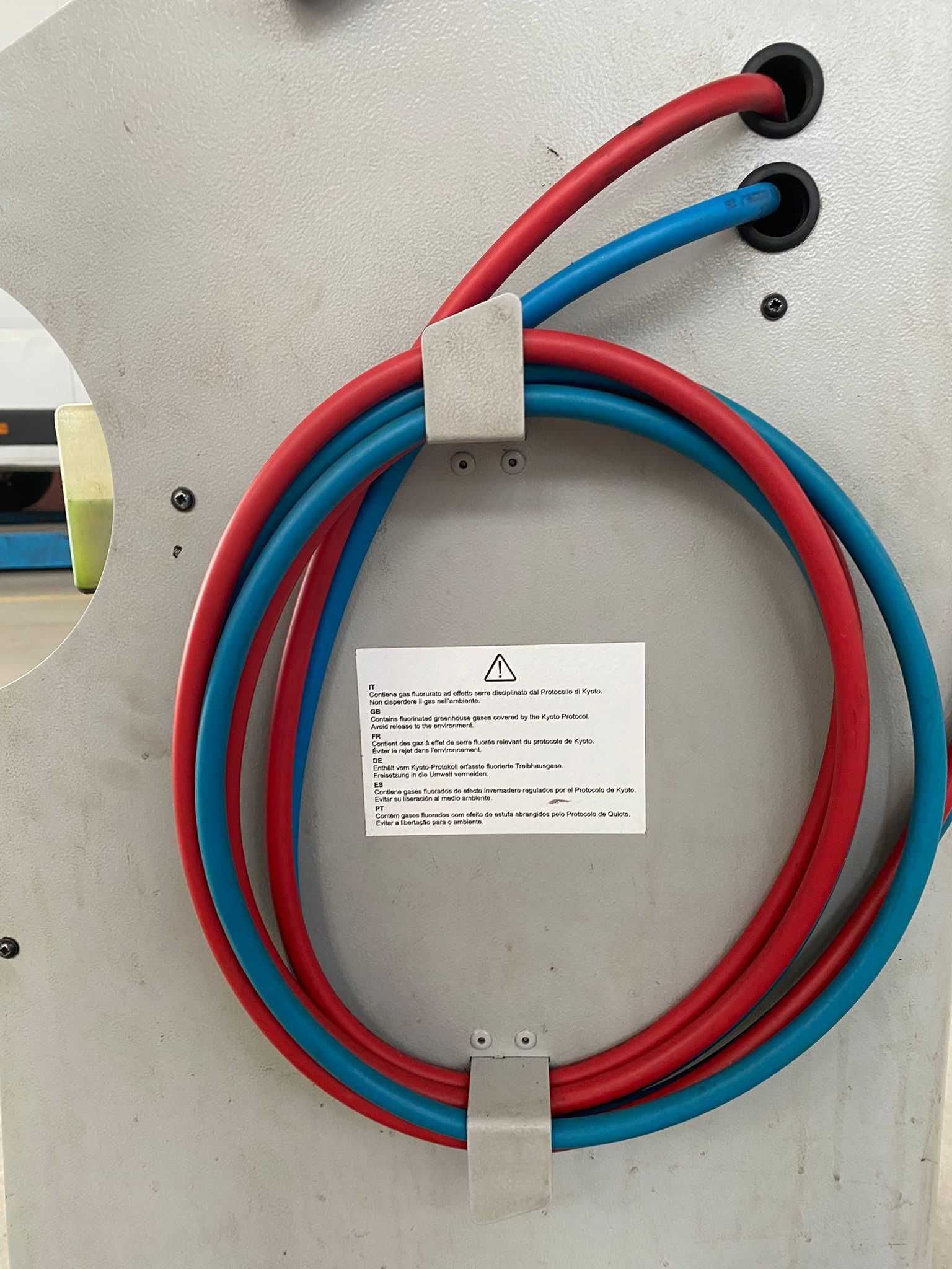 Aparat clima automat BRAIN BEE 6000 incarcare sistem AC auto  R134a