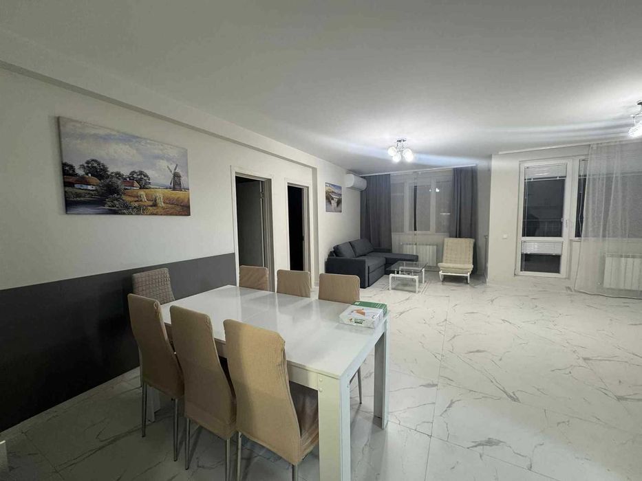 Дава се под наем Тристаен апартамент в София, Надежда 2 - 96 кв.м за 830 € - Снимка #1