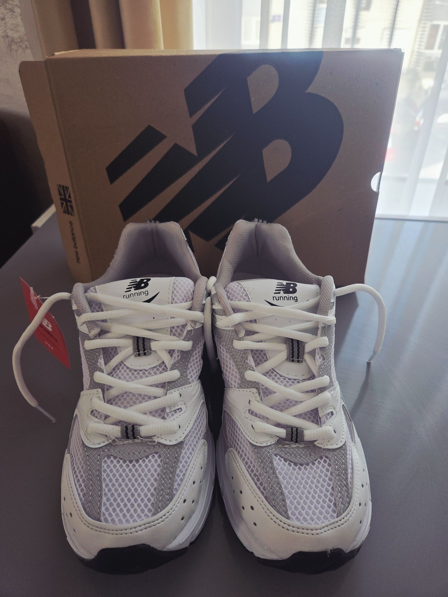 Adidașii New Balance 530