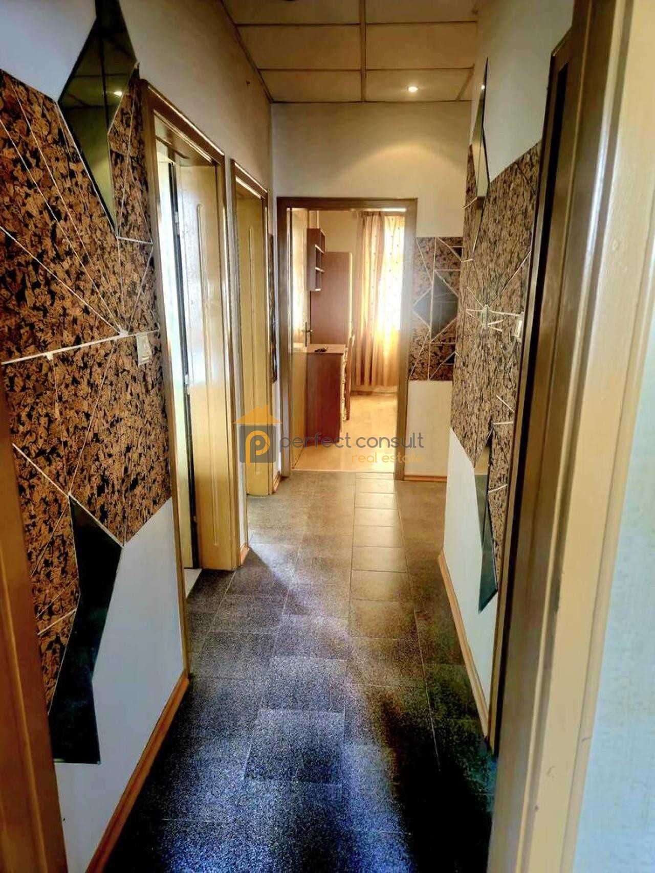 Тристаен Апартамен в Центъра
