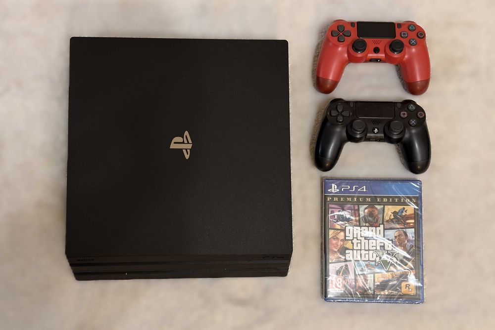 PS4 Pro, Playstation 4 Pro + два джойстика + нова GTA V