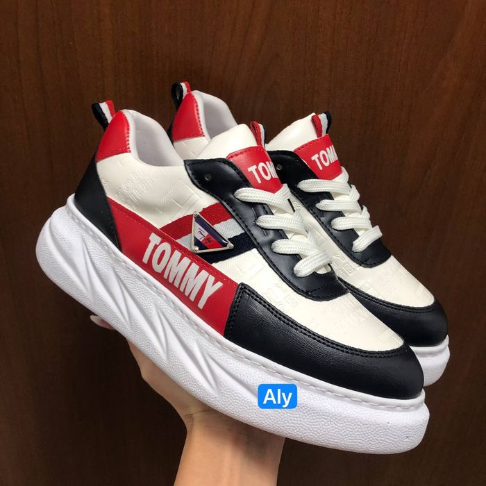 Adidasi dama Tommy