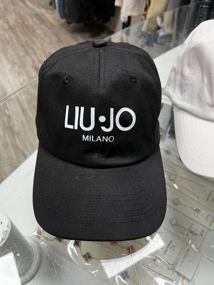 Дамска шапка с козирка Liu Jo