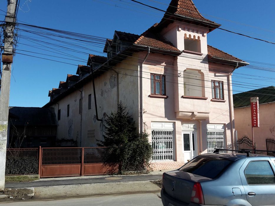De vanzare cladire Hotel + Restaurant