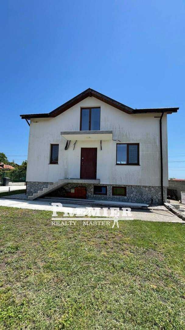 Красива нова къща за продажба в Горица.
